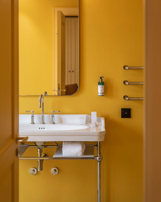 VALADARES APOLO White Sink with Metal Support