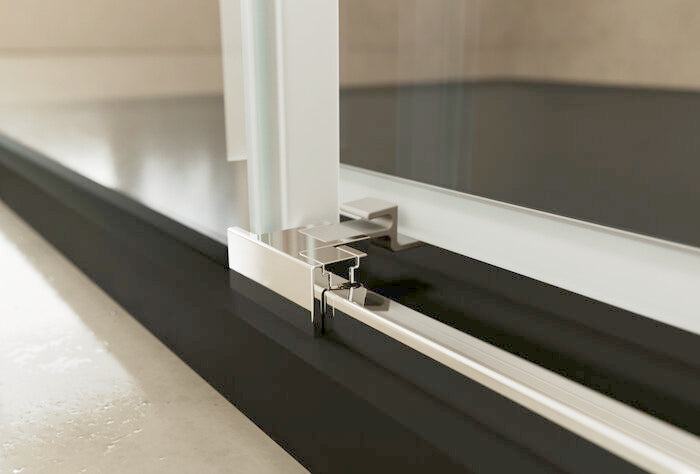 PROFILTEK SA-325 SALMA 2 hojas correderas+2 hojas fijas 6 MM Plata Alto Brillo Decor Bold