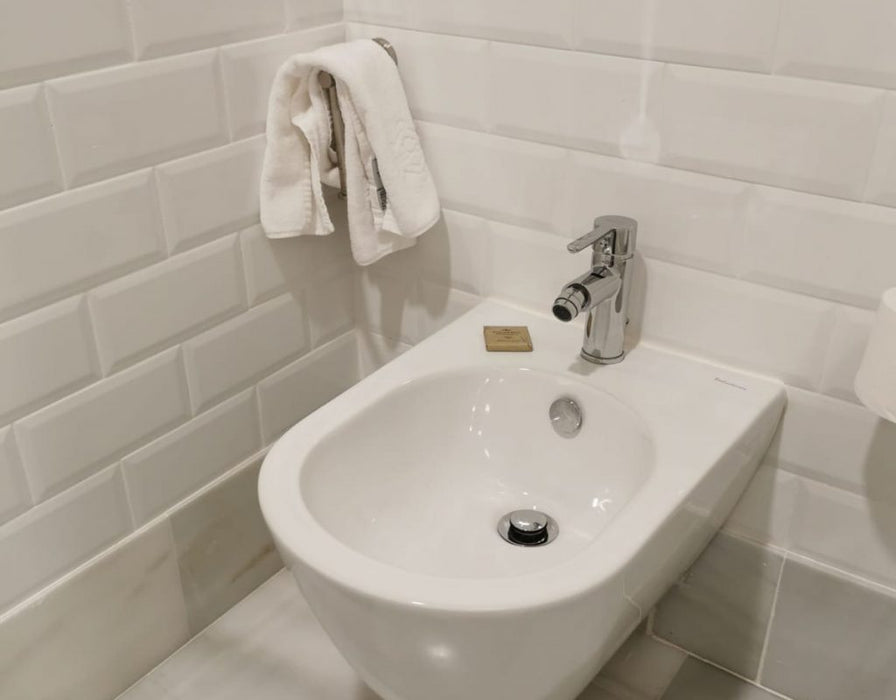 VALADARES 41401002K TWO Bidé Suspendido Blanco