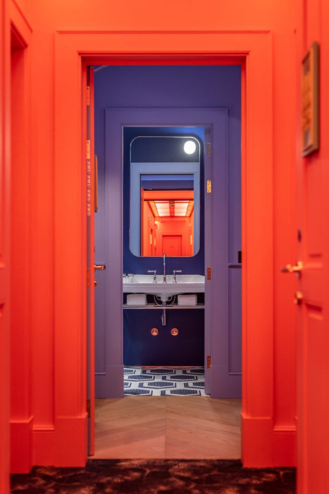 VALADARES APOLO White Sink with Metal Support