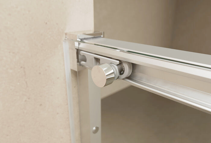 PROFILTEK SA-310 SALMA Frontal 1 hoja corredera+1 hoja fija. 6 MM Plata Alto Brillo Transparente