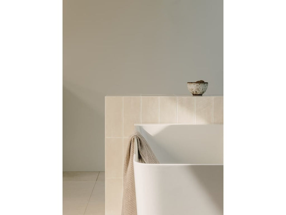 ROCA A248638000 ONA STONEX® Right Asymmetrical Corner Bathtub with Panels with Outlet Set